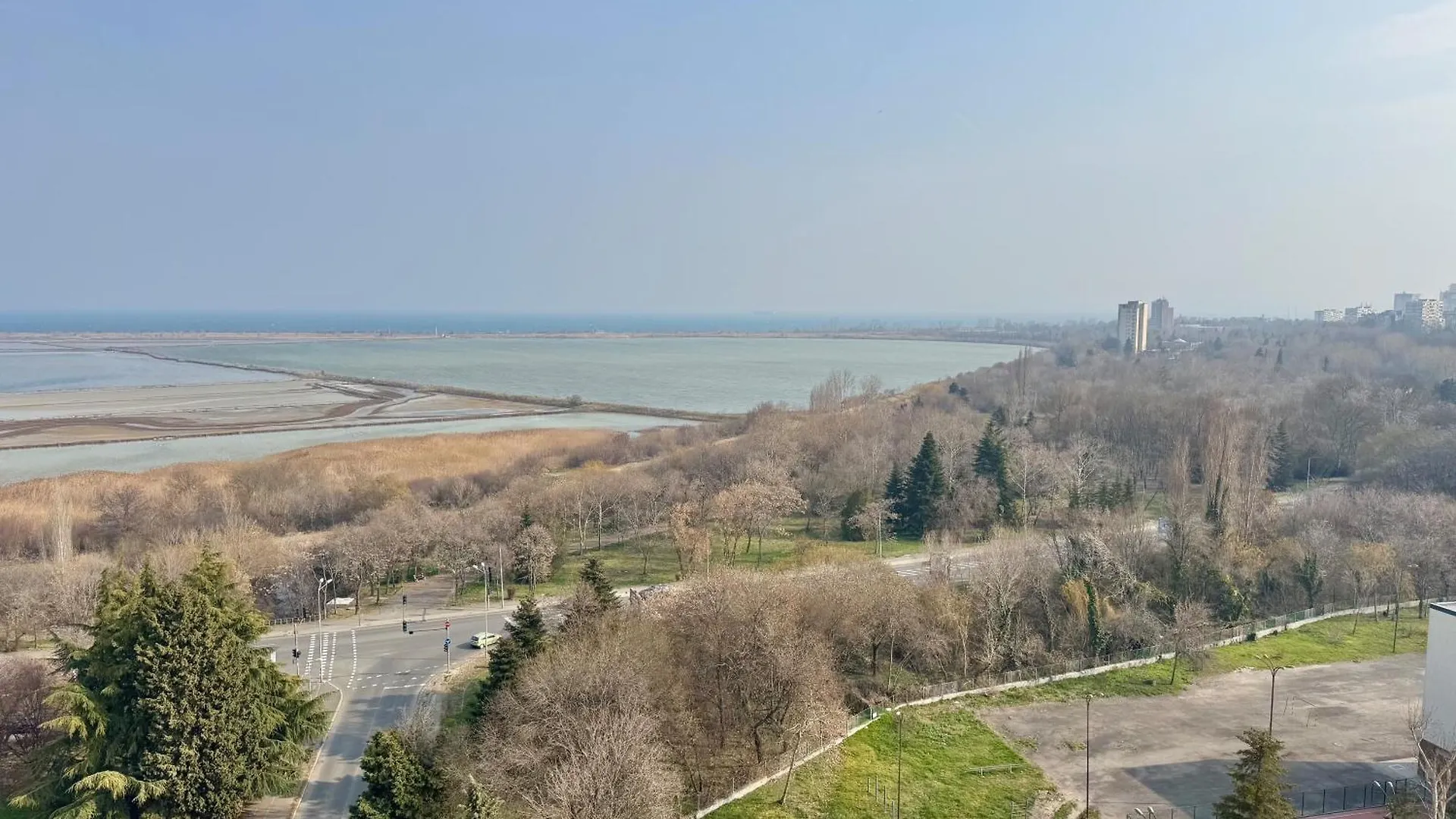 Seasky Smarthome Penthouse For 6 Guests With Private Parking 5 Minutes Аway From Central Beach Burgas And City Centre Apartamento